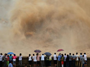 Breathtaking scenery of sediment regulation at Xiaolangdi of Yellow River