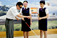 Stewardesses of CHR trains experience walk with white cane