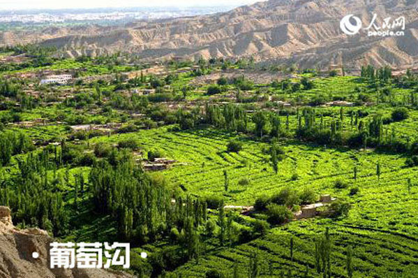 Top ten traveling destinations in Xinjiang