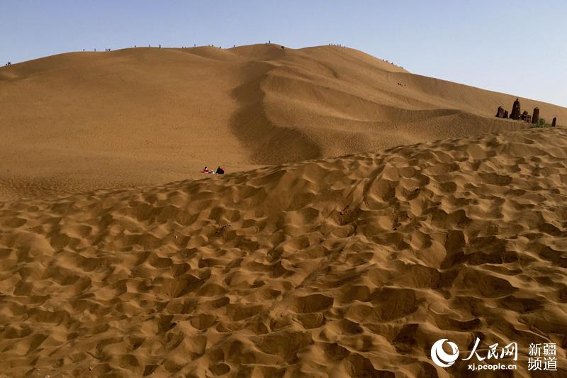 Kumutage Desert a popular travel destination during National Day holiday