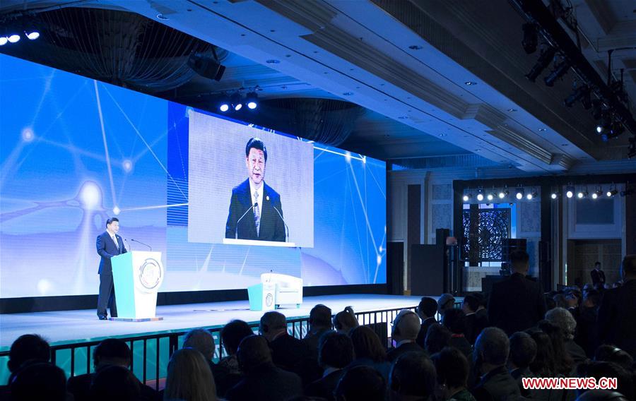 Chinese President Xi Jinping addresses the APEC CEO summit in Manila, the Philippines, Nov. 18, 2015. (Xinhua/Wang Ye)