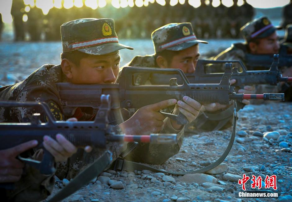 New recruits take training in Kashi, Xinjiang