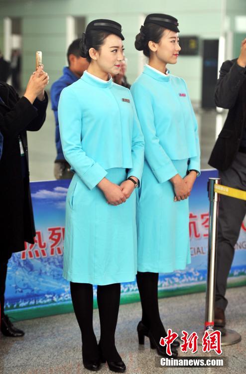 Flight attendants of Jiangxi Airline debut in Nanchang airport