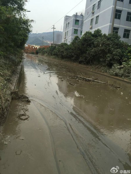 Landslide crushes buildings in Shenzhen