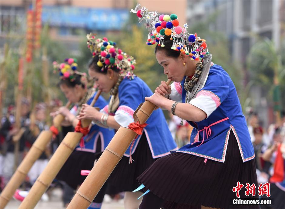 600 people attend Lusheng playing contest in S China