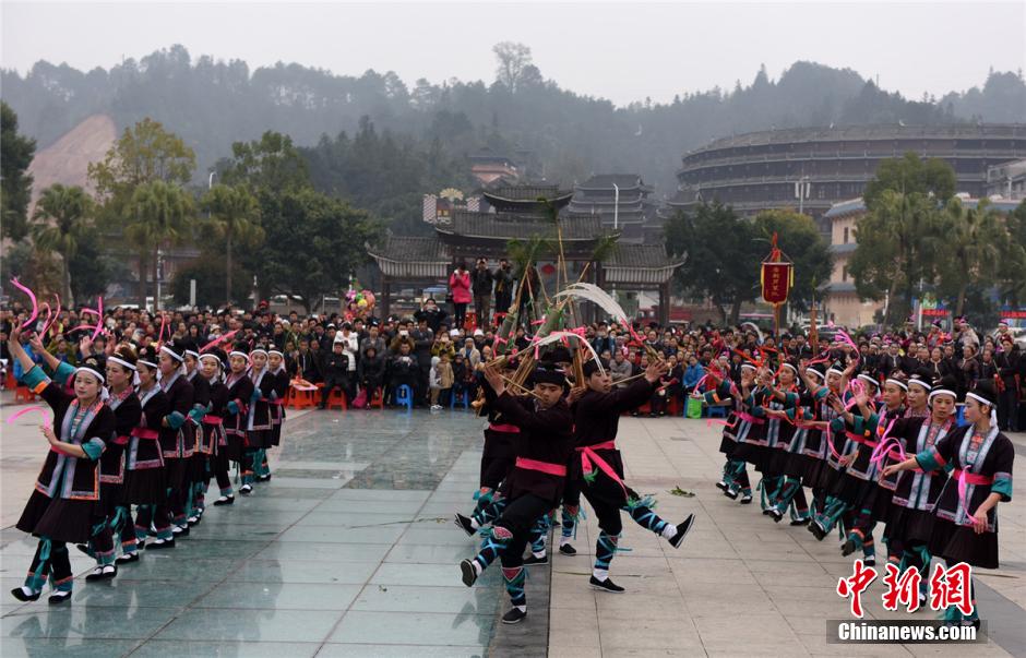 600 people attend Lusheng playing contest in S China