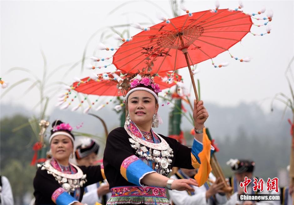 600 people attend Lusheng playing contest in S China