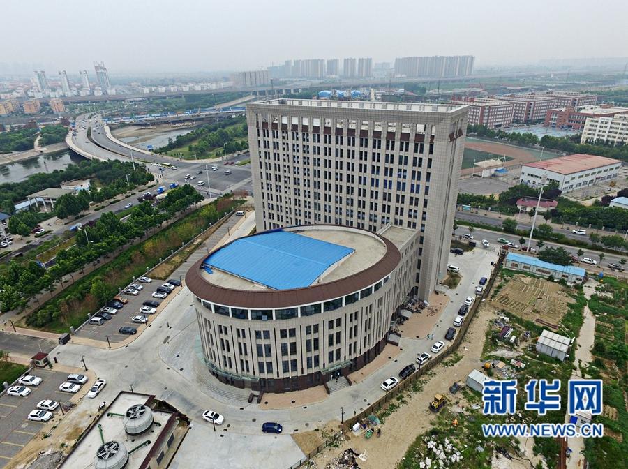 Toilet-shaped building in Henan goes viral