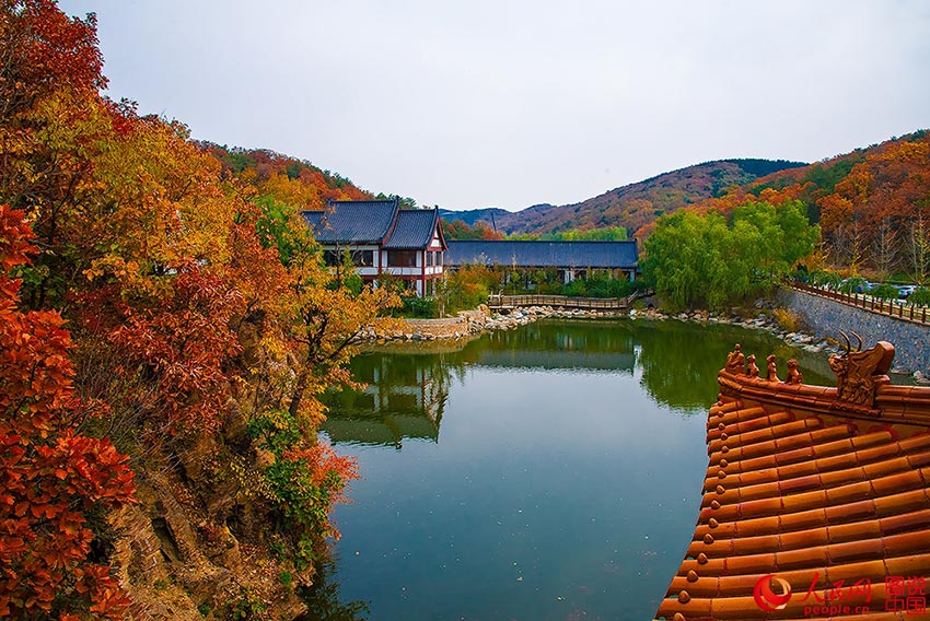 Hengshan Temple in autumn