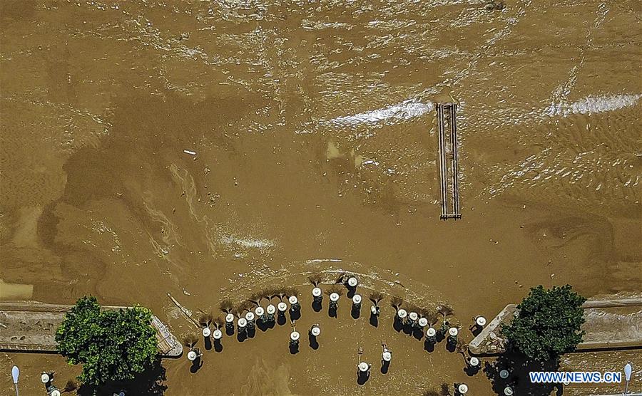 Water level of Xiangjiang river Changsha section drops below warning level