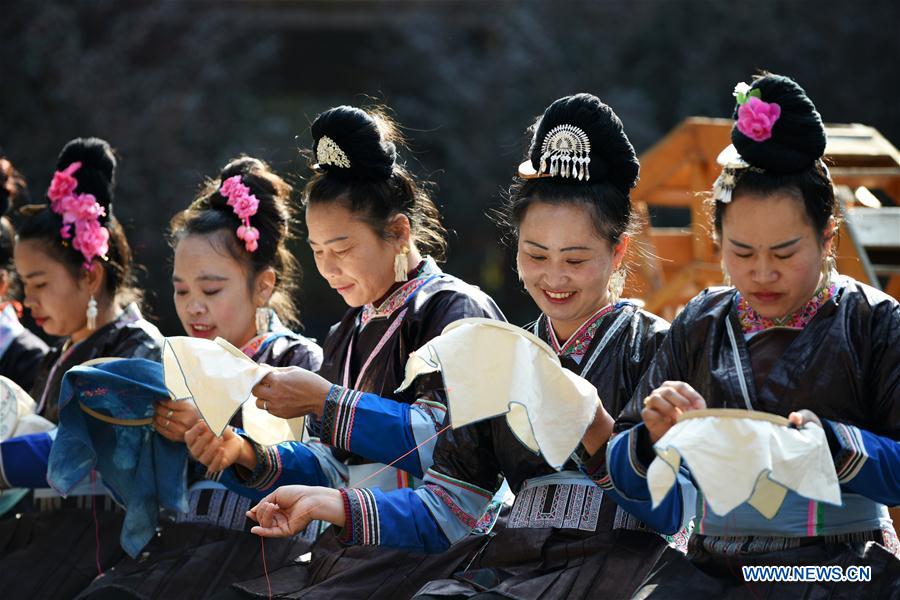 Cultural, creative project provides skill training for women in poverty in Guizhou, SW China