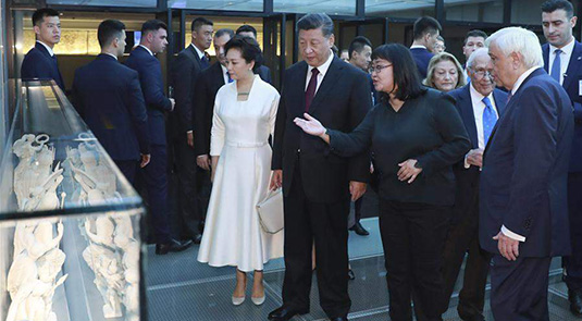 Chinese, Greek presidents visit Acropolis Museum