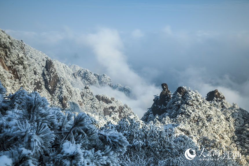 In pics: First snowfall of this winter turns E China’s Sanqing Mountain into wonderland