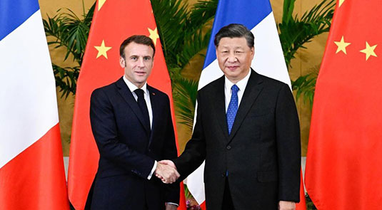 Xi meets French President Macron