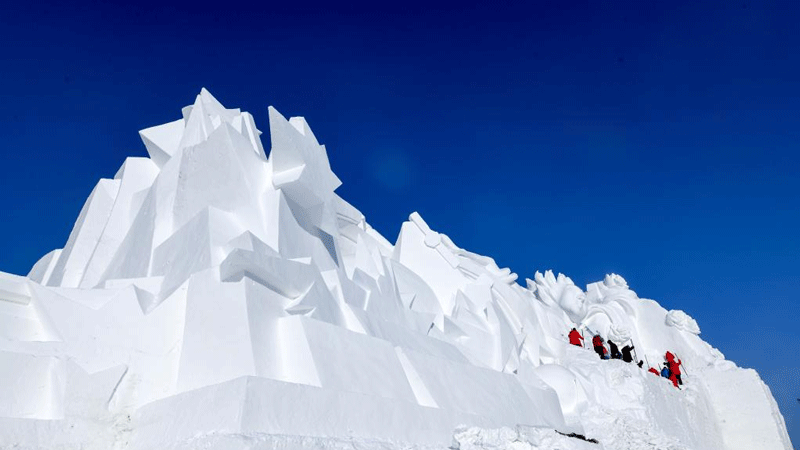 Preparations made for snow sculpture expo in Harbin, NE China