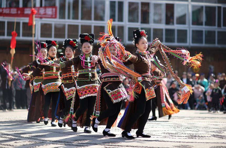 Miao people in SW China's Guizhou celebrate Spring Festival with traditional dances