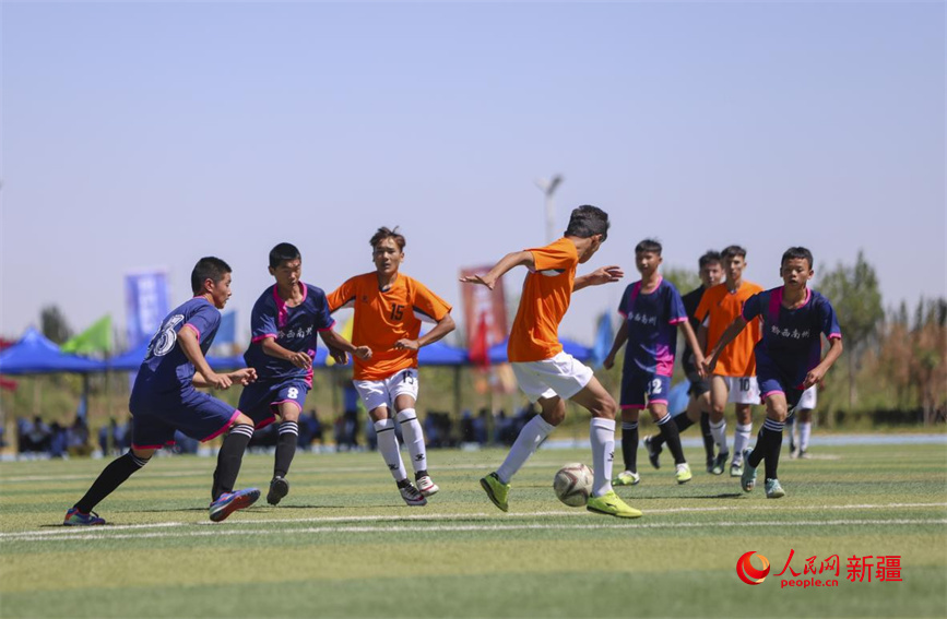 Friendly youth football tournament held in Kashgar, NW China's Xinjiang