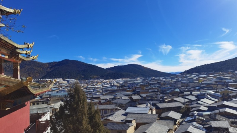 Exploring the ancient town of Dukezong in Shangri-La