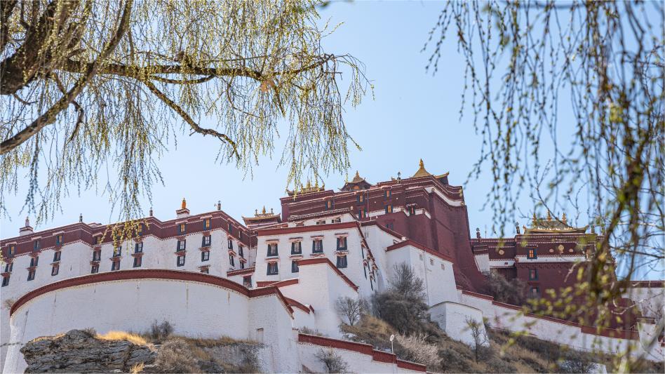 Spring scenery in Lhasa, SW China