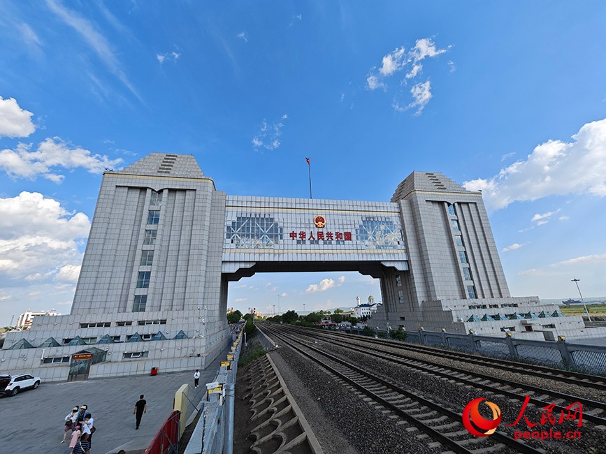 Wonderland in China’s border city sees surging tourists