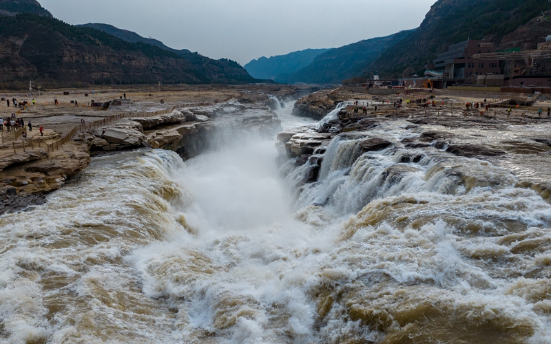 Stunning ice formations appear at the Hukou Waterfall, NW China's Shaanxi