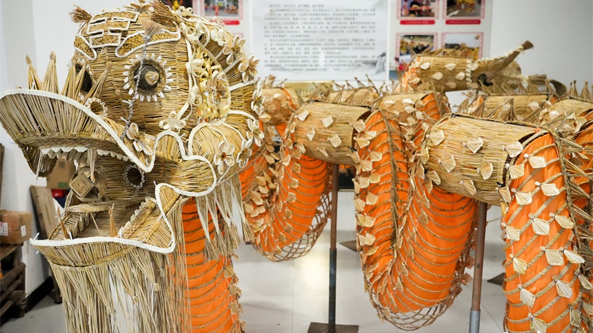 Chinese artisan preserves ancient straw dragon craft, creates 28-meter masterpiece