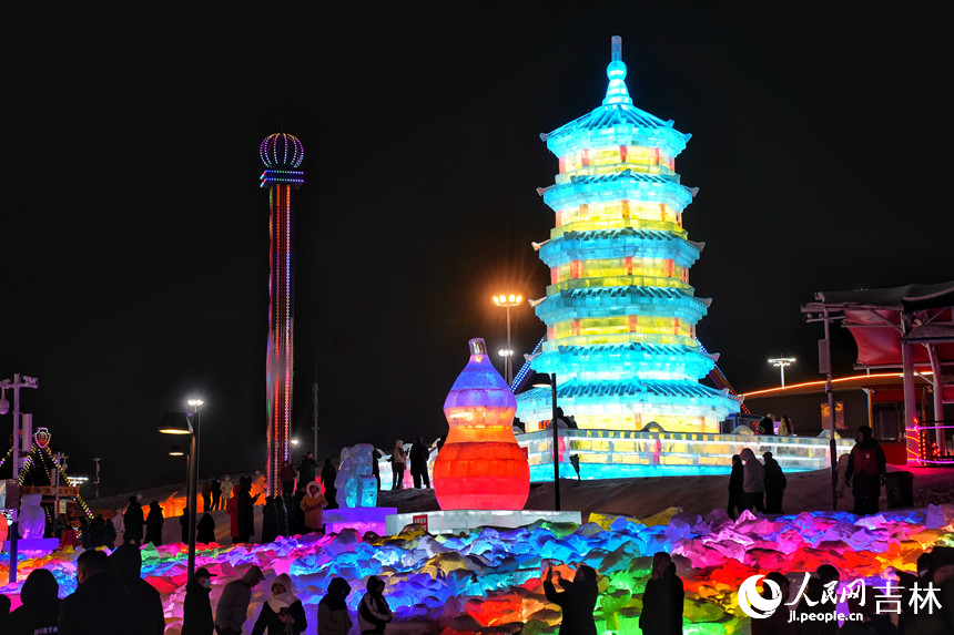 Ice and snow sculptures wow visitors at opening ceremony of tourist season in Liaoyuan, NE China's Jilin