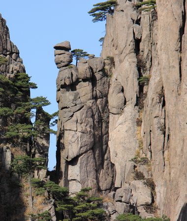 This rock formation closely resembles a woman carrying a load on her back. [Photo: CRIENGLISH.com/William Wang]