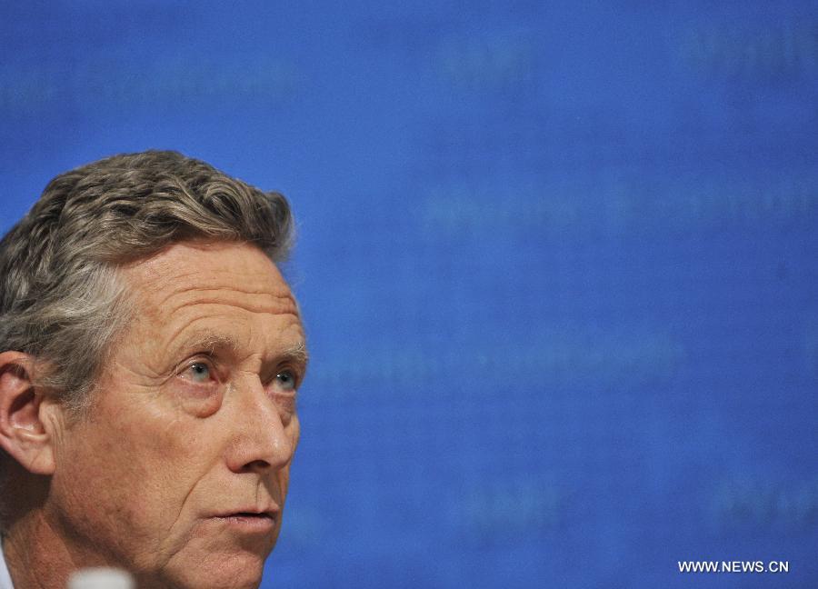 Olivier Blanchard, chief economist of the International Monetary Fund (IMF), speaks at a news conference on the updated World Economic Outlook (WEO), a twice-yearly flagship report, in Washington D.C., capital of the United States, Jan. 23, 2013. The IMF said Wednesday that the world economy stands poised for a gradual upturn in 2013 with output rising by 3.5 percent. (Xinhua/Wang Yiou) 