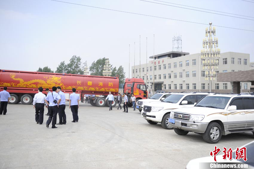 A fire broke out at around 6:06 am at a slaughterhouse owned by the Jilin Baoyuanfeng Poultry Company in Mishazi township of Dehui city, Northeast China's Jilin province, killing at least 61 people. (Xinhua/Wang Haofei) 