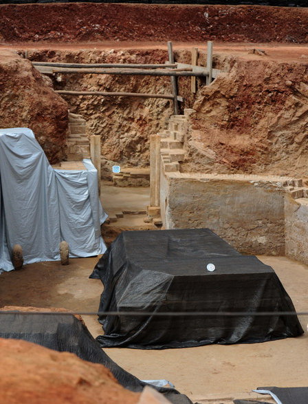 The Tang Dynasty tombs are under rescue archaeological excavation in Changgou township, southwest Beijing. (Xinhua/Luo Xiaoguang)