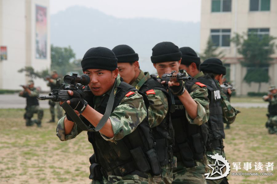 The Tai'an Detachment of the Chinese People's Armed Police Force (APF) organizes its 30 special operation members to conduct a military skills training, in a bid to further enhance their combat capability in complex environment.(China Military Online/Gao Jian, Yang Luning, Wen Yongzhi)