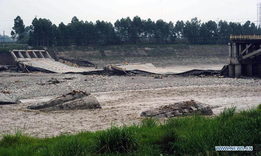 Chuanxi Bridge collapses in Pengzhou, Sichuan