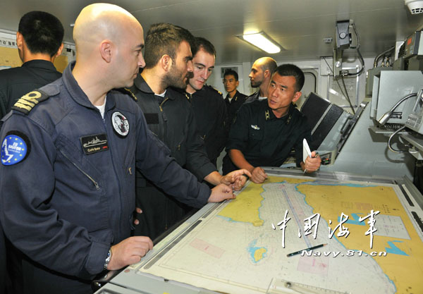 The picture shows the scene of exchange between the commanders of the 14th escort taskforce of the Navy of the Chinese People's Liberation Army (PLAN) and the EU Combined Task Force 465 (CTF-465). (Chinamil.com.cn/ Liang Dong)