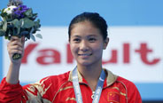 He Zi gets gold medal in women's 3m springboard 