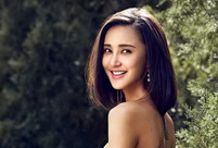 Summer photos of Zhang Xinyi, how graceful 